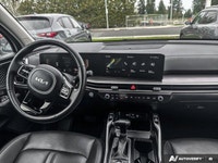 This Kia Sorento delivers a Intercooled Turbo Regular Unleaded I-4 2.5 L/152 engine powering this Au... (image 9)