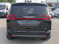 Check out this 2025 Chrysler Pacifica Select. Its Automatic transmission and Regular Unleaded V-6 3.... (image 6)