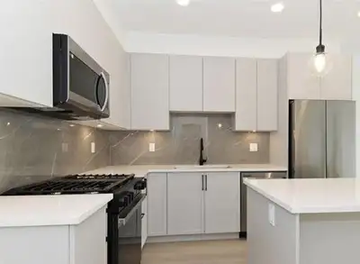 Welcome to this modern one bedroom residence in the highly desirable King + Crescent community. Loca...