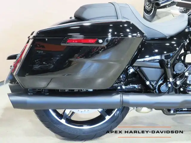 2025 Harley-Davidson FLHX - Street Glide in Sport Touring in Cambridge - Image 10