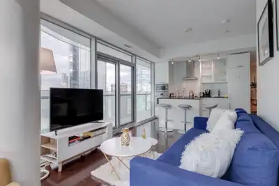 12 York St - Modern Bedroom, Furnished + Ent. District