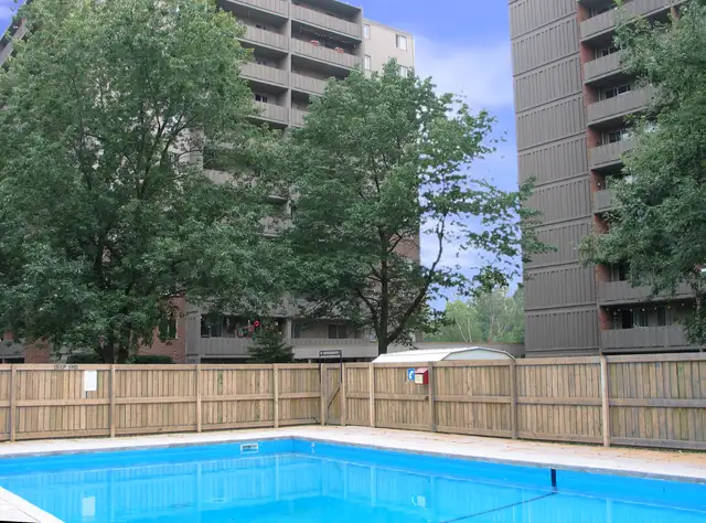 Landmark Towers - 2 Bedroom Apartment for Rent in Long Term Rentals in London - Image 14