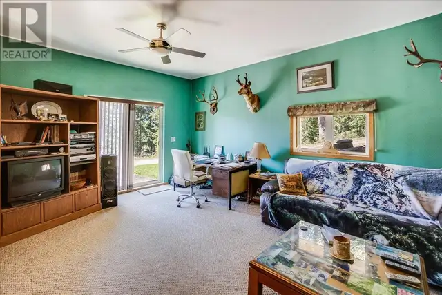 7465 Broadwater Road Castlegar, British Columbia in Houses for Sale in Nelson - Image 18