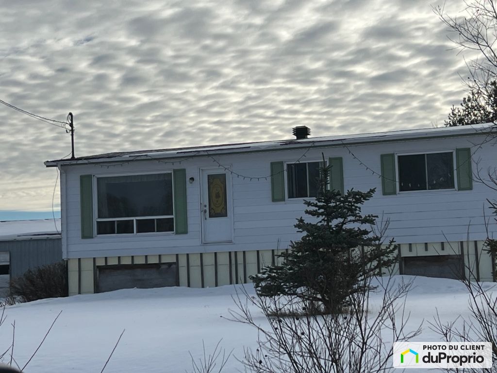 $220,000 - Bungalow for sale in Senneterre — photo 1