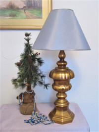 VINTAGE TALL DECORATIVE TABLE LAMP, VICTORIAN STYLE GILT BASE