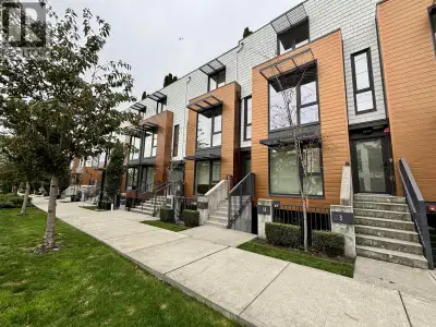 Modern, newly-built 3-bedroom, 3-bathroom townhome available for rent! This fully furnished unit spa...