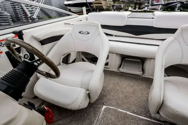 2009 Glastron GT185 in Powerboats & Motorboats in Rimouski / Bas-St-Laurent - Image 16