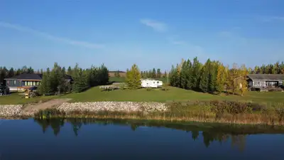 R32//Shoal Lake/Lakefront Lot on Shoal Lake! 1.02 Acres with Utilities. Here is your chance to own a...