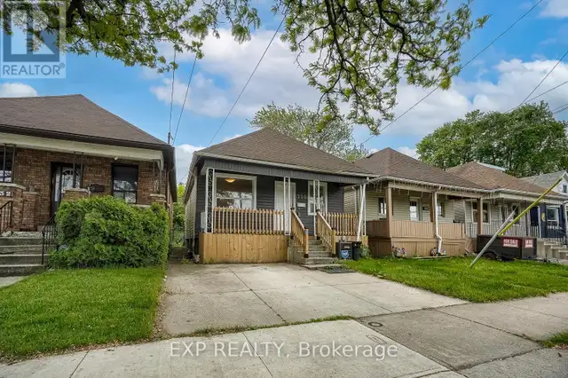 230 MCANULTY BOULEVARD Hamilton (Crown Point), Ontario in Houses for Sale in Oakville / Halton Region - Image 3