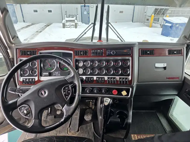 2009 KENWORTH T800 in Heavy Trucks in Saskatoon - Image 21