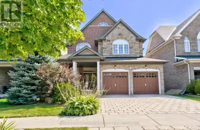 57 CASTLEGLEN BOULEVARD Markham (Berczy), Ontario
