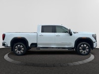 Welcome to Capital GMC! This 2026 GMC Sierra 2500HD in Glacier White Tricoat is equipped with 4WD an... (image 5)