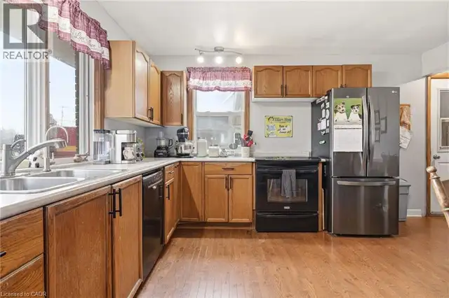 1767 CENTRE Road Carlisle, Ontario in Houses for Sale in Oakville / Halton Region - Image 9