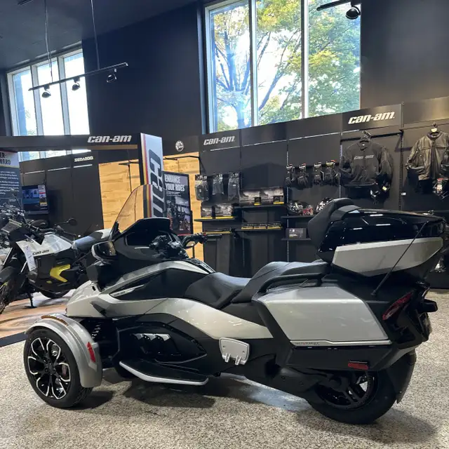 2023 Can-Am Spyder Platinum RT Limited in Street, Cruisers & Choppers in Ottawa - Image 8
