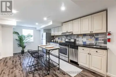 BSMT - 85 BEN SINCLAIR AVENUE East Gwillimbury (Queensville), On