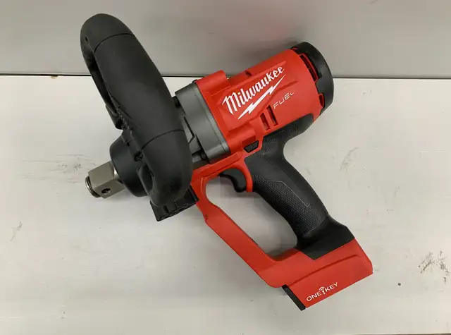 Milwaukee 2867 1" Impact Wrench in Power Tools in City of Toronto - Image 4