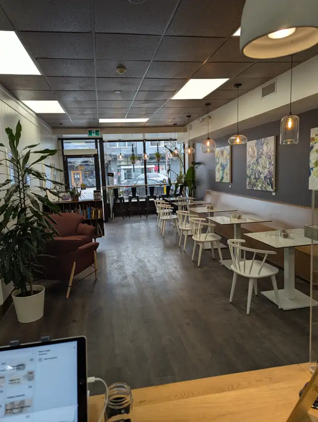 Beautiful RESTAURANT / CAFE space for Lease ON KERR STREET! in Commercial & Office Space for Rent in Oakville / Halton Region - Image 4