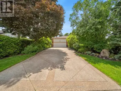 Welcome to 18 Claypine Trail in Brampton, ON. This beautifully maintained split-level home offers ne...