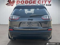 This Jeep Cherokee boasts a Regular Unleaded I-4 2.4 L/144 engine powering this Automatic transmissi... (image 4)