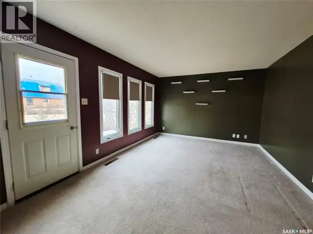 111 Alfred STREET Kyle, Saskatchewan in Houses for Sale in Swift Current - Image 8