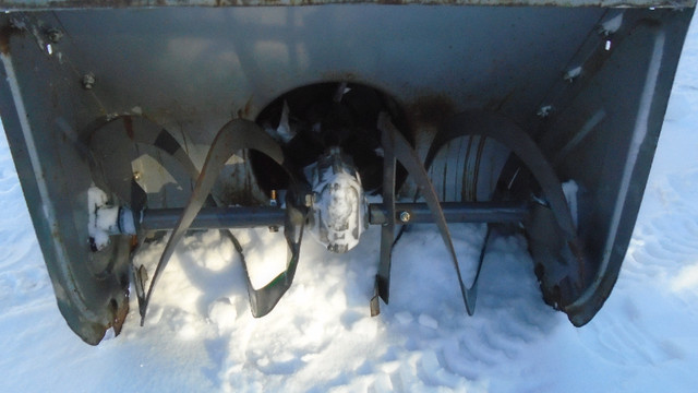SNOW BLOWER, **BRAND-NEW (7.0 HP) ENGINE** - (SIDE WALK REBEL) in Snowblowers in Prince George - Image 2