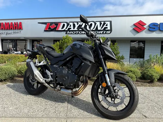 2025 Honda CB750 Hornet in Street, Cruisers & Choppers in Vancouver - Image 4