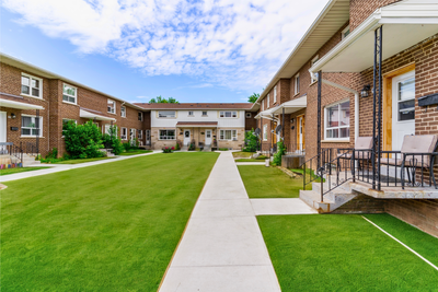 Visit our Website: https://www.capreit.ca/apartments-for-rent/burlington-on/glenwood-park-townhomes/...