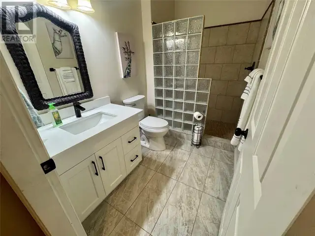 5165 Morrison Crescent Peachland, British Columbia in Houses for Sale in Penticton - Image 23