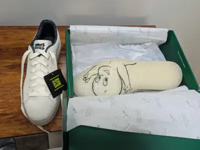 Brand new unwanted gift Glow in the dark, $120 firm on the price pickup New Maryland Men's 11