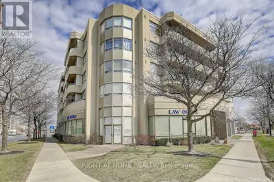 Welcome Home! Gorgeous & Bright 3 Bedroom Unit In Low Rise Boutique Condo Building. Open Concept Flo...