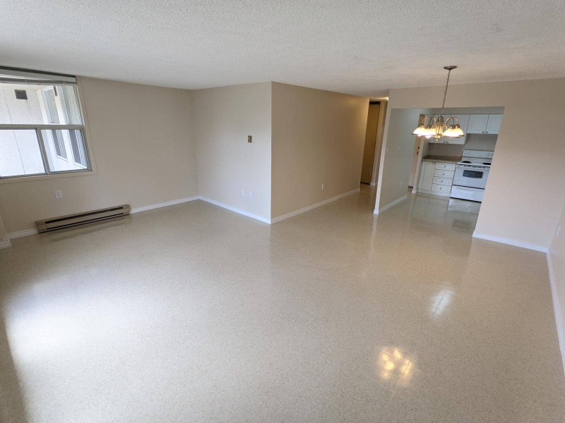 2 Bedroom Apartment - 7 Robinson St. (Senior Discount Available) 3