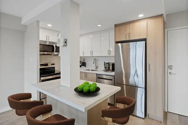 RENOVATED BACHELOR SUITE  AVAILABLE! Lakeview Towers63436972006147123