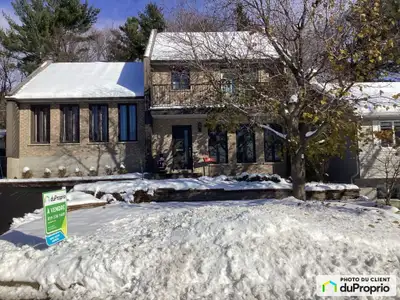 Grande propriété lumineuse dans un quartier paisible et très recherché (TRO). Tous les services sont...