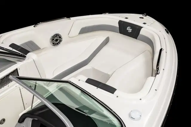 2026 Chaparral GTS 1 SURF in Powerboats & Motorboats in Kingston - Image 21