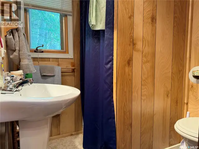 404 Northshore DRIVE Northern Admin District, Saskatchewan in Houses for Sale in La Ronge - Image 11
