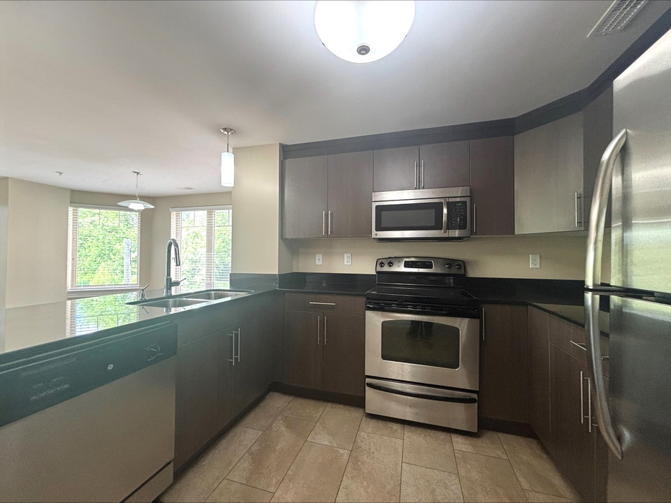 STUNNING 2 BED UNIT IN DIEPPE NOV AND DEC 1 3