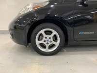 Check out this vehicle's pictures, features, options and specs, and let us know if you have any ques... (image 4)