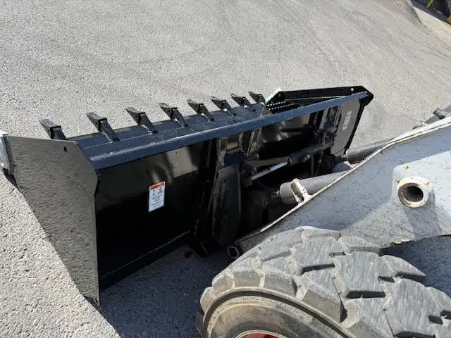 BRADCO SKID STEER BUCKETS - CONSTRUCTION SERIES HD in Heavy Equipment in Calgary - Image 5