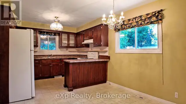 69 8TH STREET Hanover, Ontario in Houses for Sale in Owen Sound - Image 11