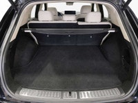 Le Genesis GV70 Prestige 2025 est un VUS de luxe qui se distingue par son équilibre remarquable entr... (image 9)