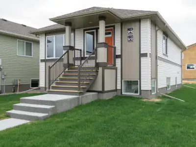 For rent: 2-735 Coalbrook Close W. Large (1,000 square feet), legally suited 2 bedroom basement of d...
