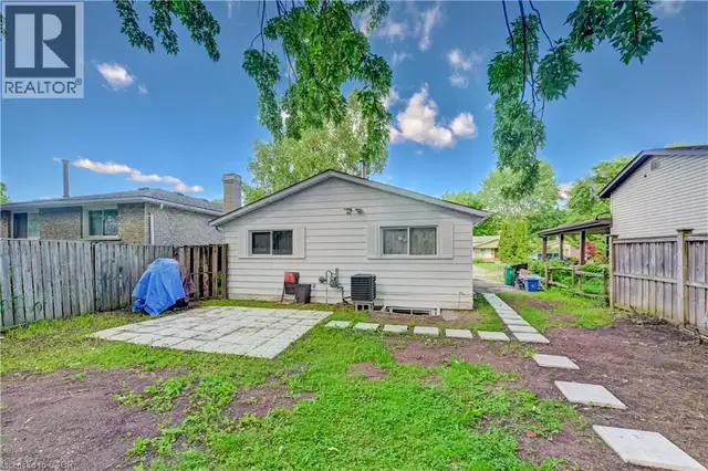 53 HELENE Crescent Waterloo, Ontario in Houses for Sale in Kitchener / Waterloo - Image 8