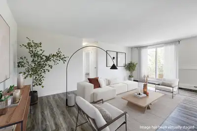 Perry Manors smoke-free apartments in downtown Woodstock, ON, provide all the charm and amenities yo...