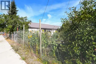 Nestled in a highly desirable area of Cumberland, this fixer upper offers incredible potential on a...