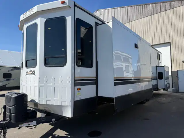 2022 Forest River Cedar Creek Cottage 40CDL in Travel Trailers & Campers in St. Albert - Image 3