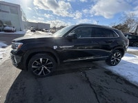 Welcome to Country Hills Volkswagen 2025 Volkswagen Atlas Cross Sport Execline Our team of knowledge... (image 2)