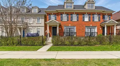 Price: $1,050,000 / $3,983/mo Priced to Sell! Elegant and modern-style 3-bedroom, 2.5 bath Cachet ex...