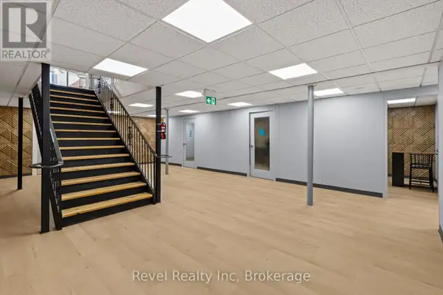 53 JAMES STREET Parry Sound, Ontario in Commercial & Office Space for Rent in Muskoka - Image 7