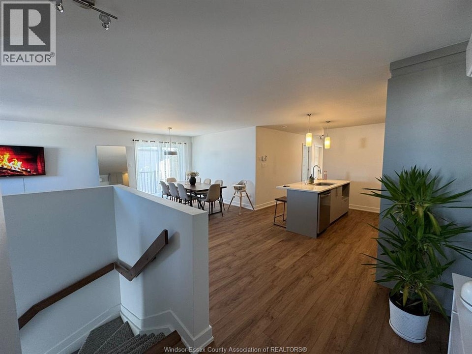 1352 Diamond STREET Unit# C Rockland, Ontario 3
