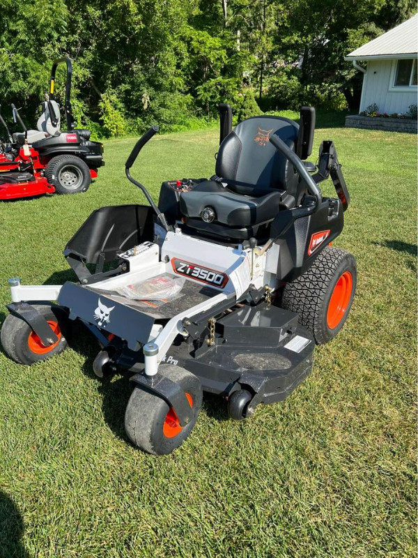 Bobcat ZT3500 52" TufDeck™ Pro Zero Turn Mower in Lawnmowers & Leaf Blowers in Belleville